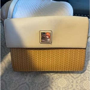 Dooney & bourke cross body bag